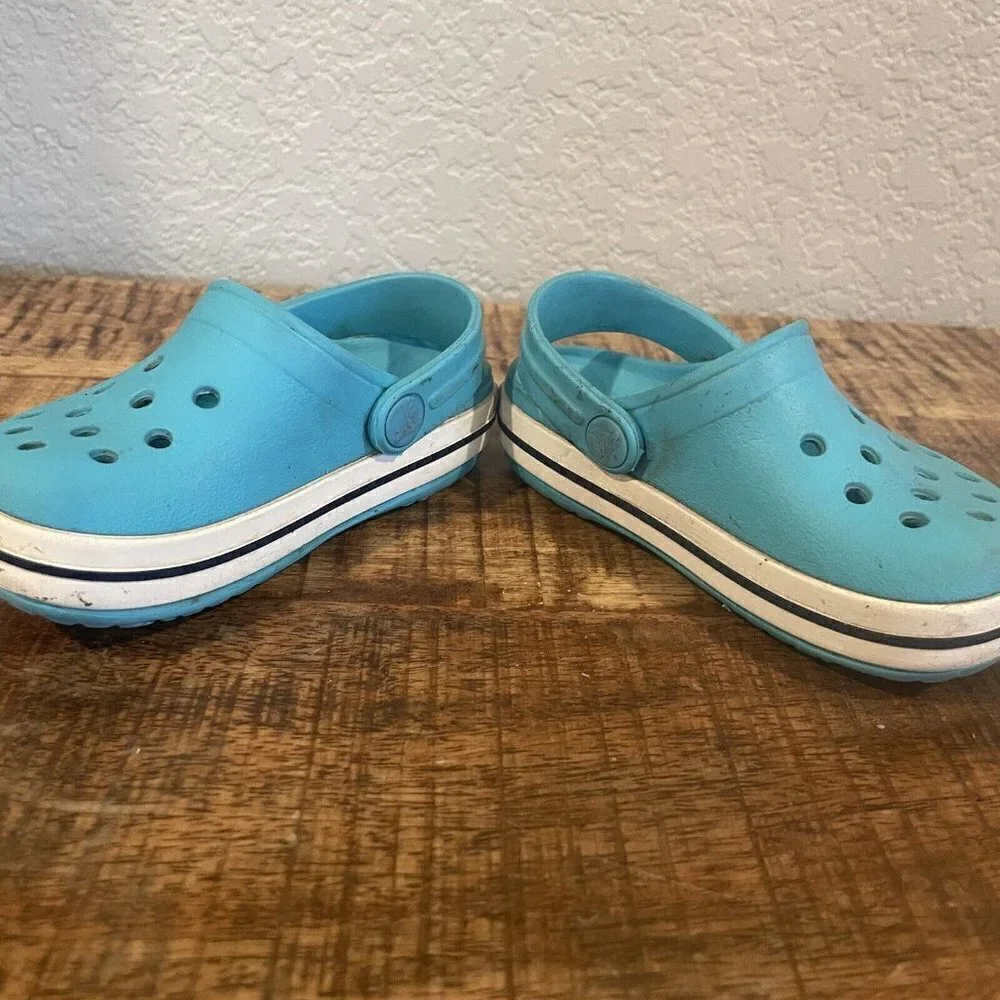 Crocs Classic Teal Blue Slip On Clogs Girls Toddler Size C4/5 4 5 Comfort Water